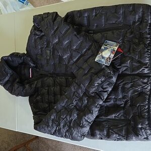Reebok lightweight puffer jacket, size XL. NWT